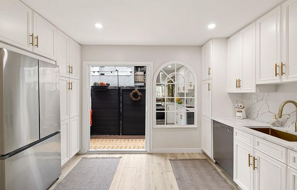 8 1285 Harwood Street West End VW