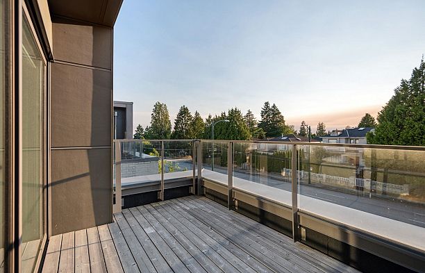 6840 Oak Street South Cambie