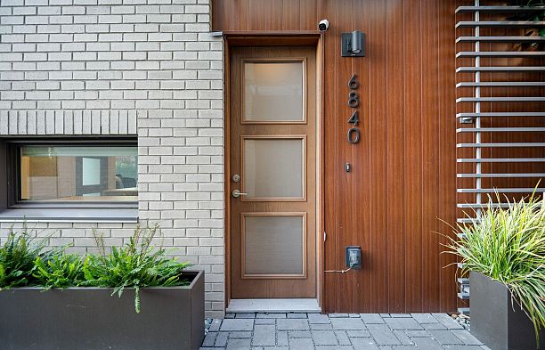 6840 Oak Street South Cambie