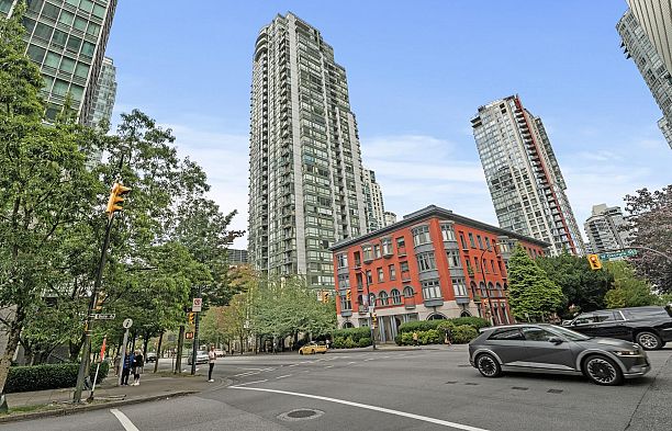 310 1239 W Georgia Street Coal Harbour