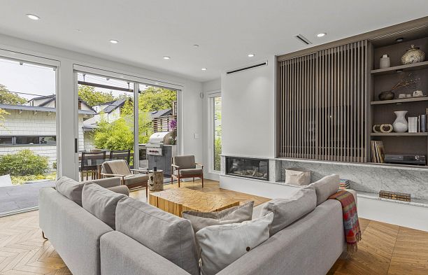 2861 W 13th Avenue Kitsilano