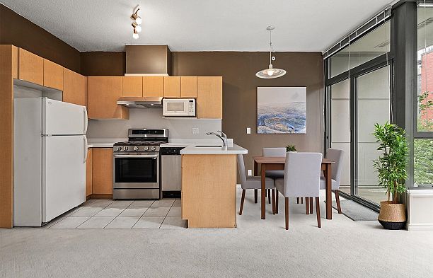 310 1239 W Georgia Street Coal Harbour