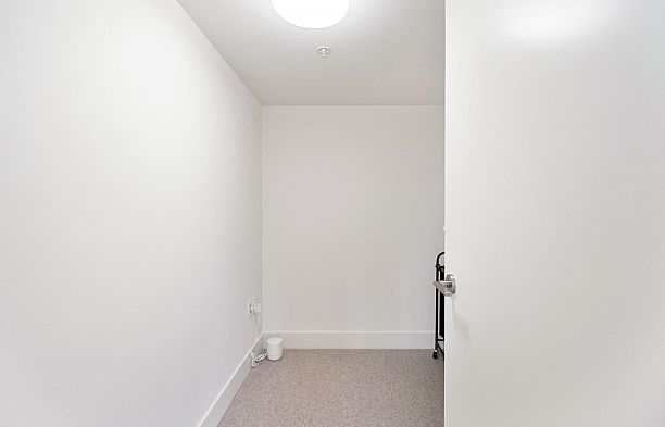 6840 Oak Street South Cambie