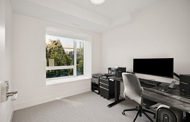 6840 Oak Street South Cambie