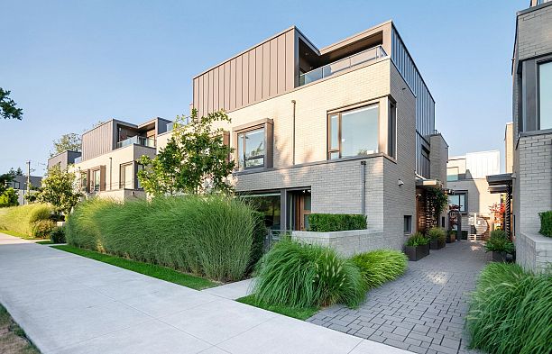 6840 Oak Street South Cambie