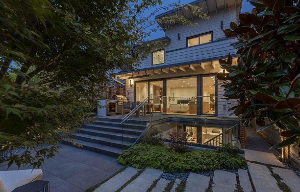 2861 W 13th Avenue Kitsilano