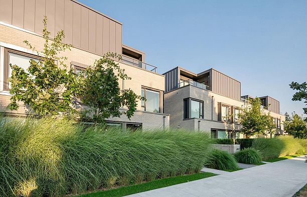 6840 Oak Street South Cambie