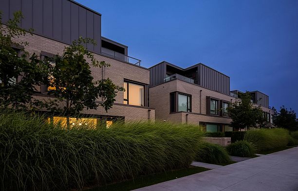 6840 Oak Street South Cambie