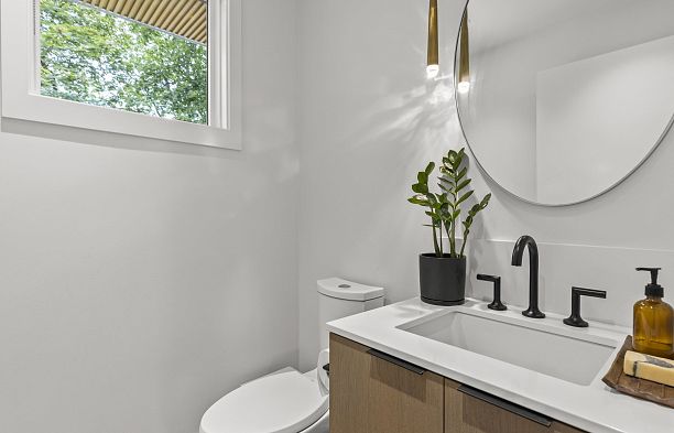 2861 W 13th Avenue Kitsilano