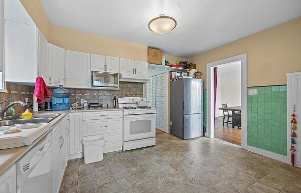 3579 W 18th Avenue Dunbar