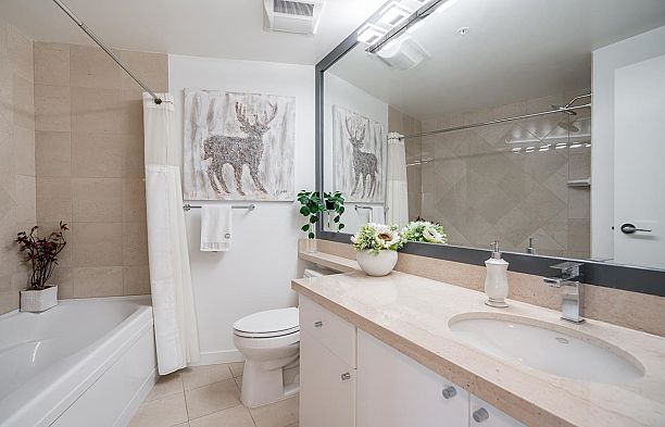 3306 1111 W Pender Street Coal Harbour