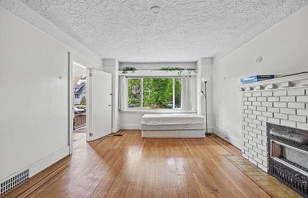 3579 W 18th Avenue Dunbar