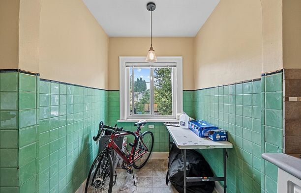 3579 W 18th Avenue Dunbar