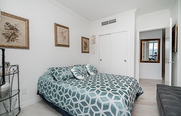 3306 1111 W Pender Street Coal Harbour