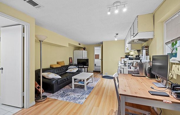 3579 W 18th Avenue Dunbar