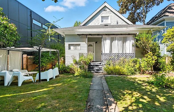 256 E 16th Avenue Main