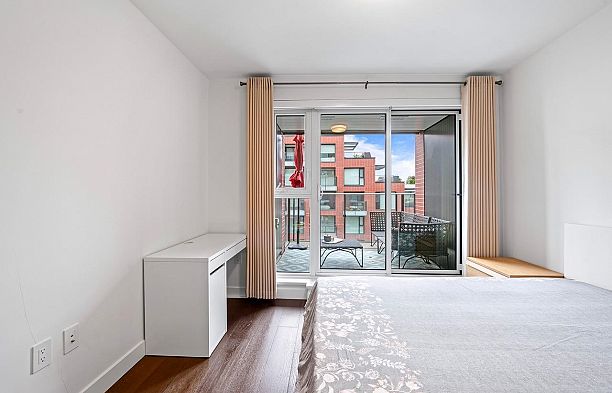 602 1561 W 57th Avenue South Granville