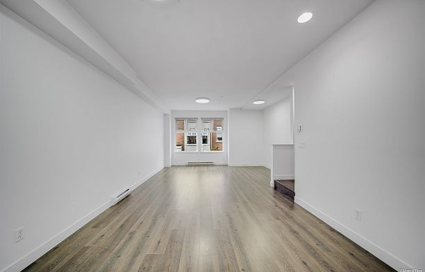 6612 Arbutus Street S.W. Marine
