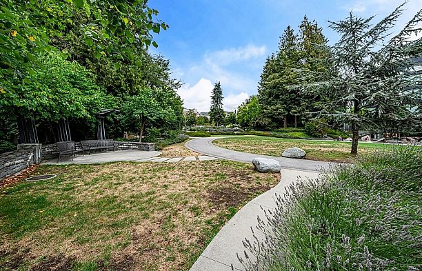 602 1561 W 57th Avenue South Granville
