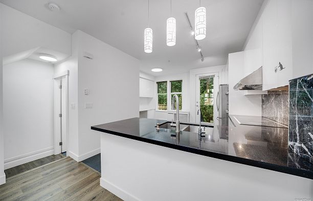 6612 Arbutus Street S.W. Marine