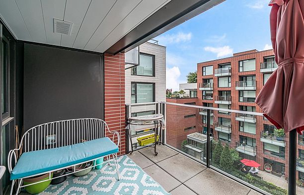 602 1561 W 57th Avenue South Granville