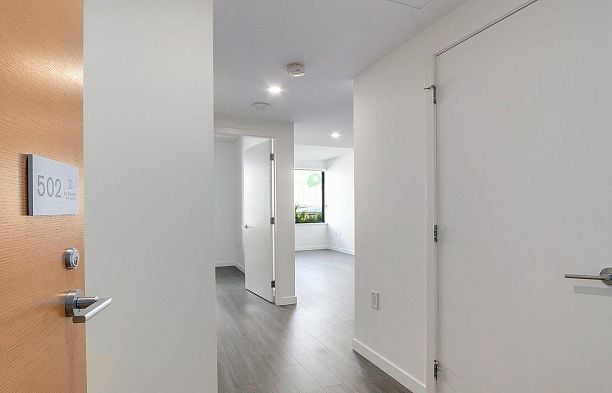 502 210 E 5th Avenue Mount Pleasant VE