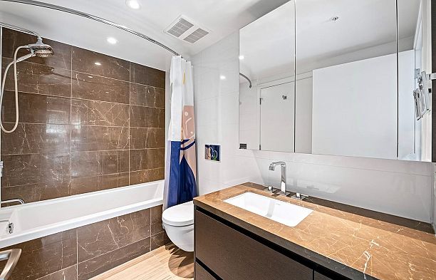 602 1561 W 57th Avenue South Granville