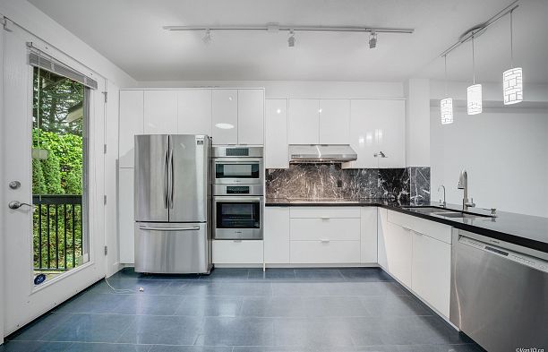 6612 Arbutus Street S.W. Marine
