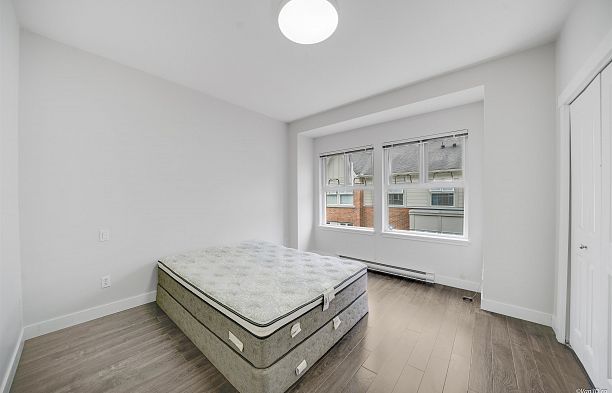 6612 Arbutus Street S.W. Marine