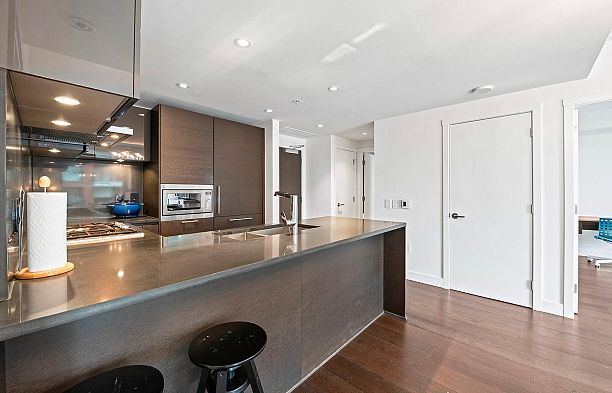 602 1561 W 57th Avenue South Granville