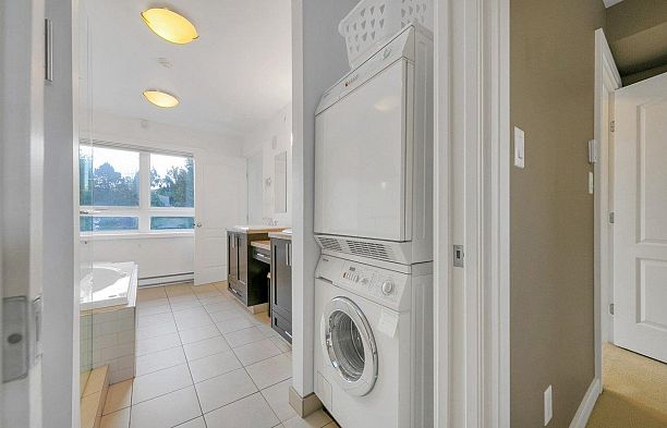 204 3788 W 10th Avenue Point Grey