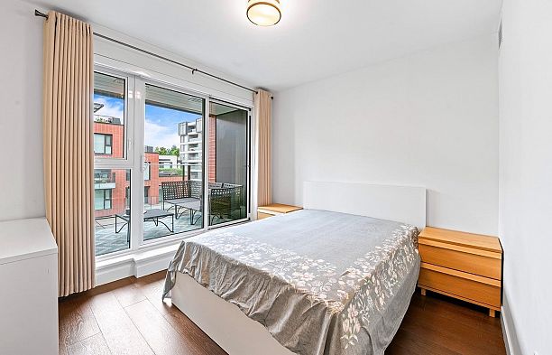 602 1561 W 57th Avenue South Granville