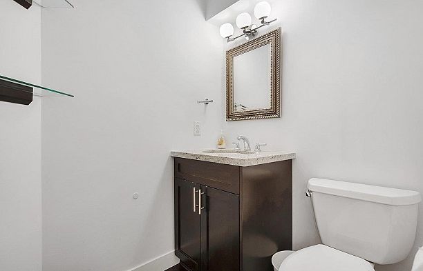 204 3788 W 10th Avenue Point Grey