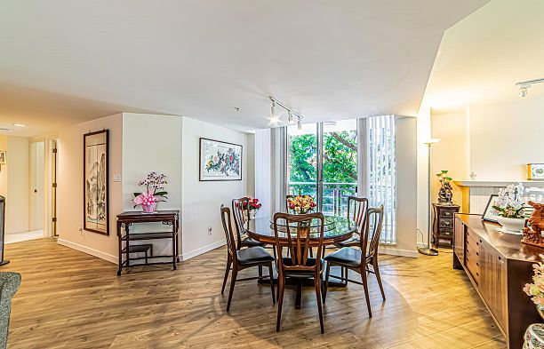212 688 Fairchild Road Oakridge VW