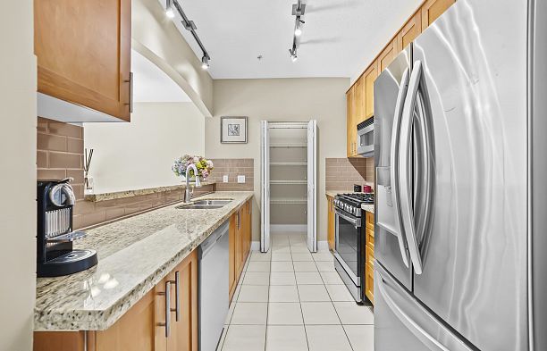 301 4885 Valley Drive Quilchena