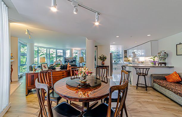 212 688 Fairchild Road Oakridge VW