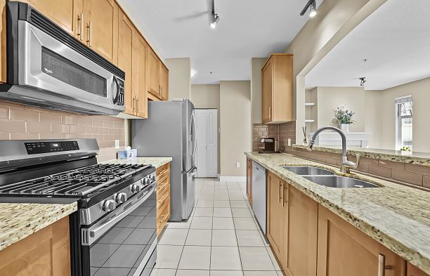 301 4885 Valley Drive Quilchena