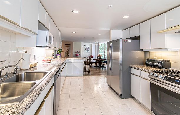 212 688 Fairchild Road Oakridge VW