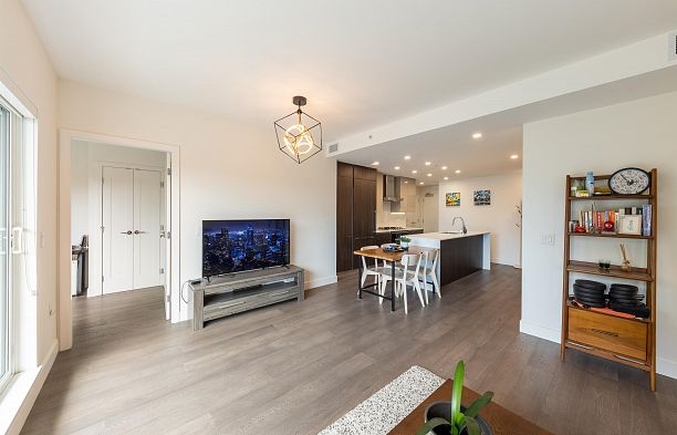 202 477 W 59th Avenue South Cambie