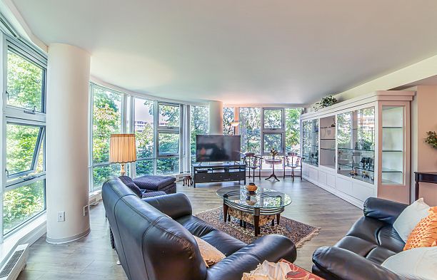 212 688 Fairchild Road Oakridge VW