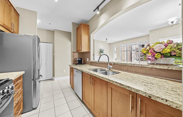 301 4885 Valley Drive Quilchena