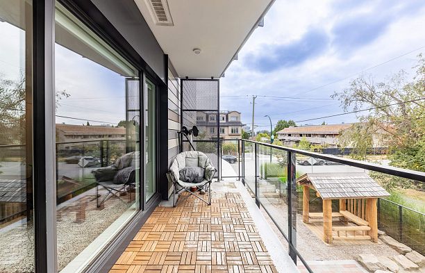 202 477 W 59th Avenue South Cambie