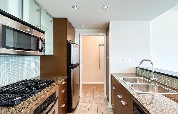 1603 980 Cooperage Way Yaletown