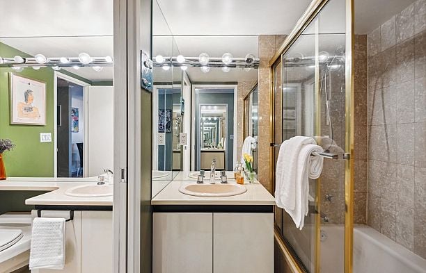 705 1600 Howe Street Yaletown