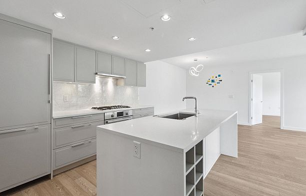 223 7828 Granville Street Marpole