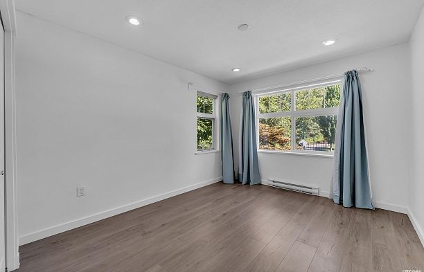 7401 Columbia Street South Cambie