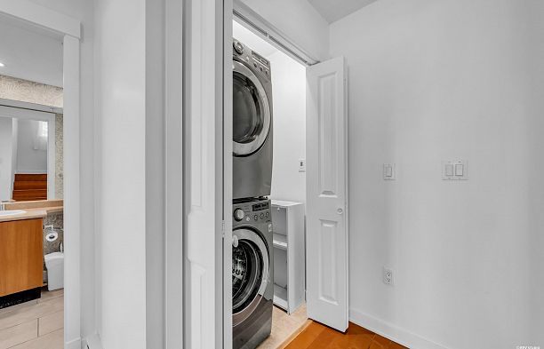 7401 Columbia Street South Cambie