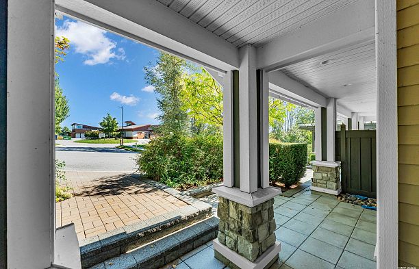 7401 Columbia Street South Cambie