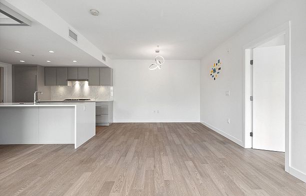 223 7828 Granville Street Marpole