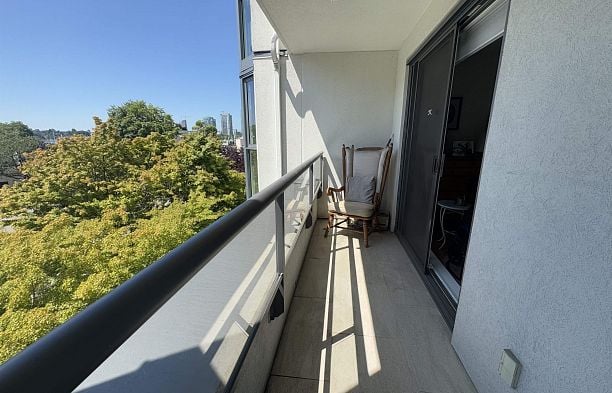 411 456 Moberly Road False Creek